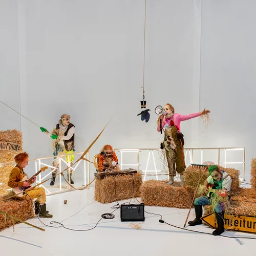 Φεστιβάλ Αθηνών: Δύο ψαγμένες προτάσεις στην Πειραιώς 260