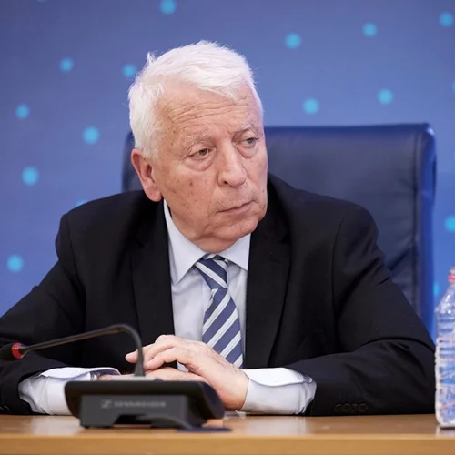 Κωνσταντίνος Μουτζούρης: "Τα νησιά του Βορείου Αιγαίου δεν είναι "προσφυγονήσια""