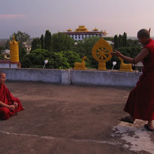 Νέα έκθεση στο χώρο Tavros: Τι κι αν παρόν, παρελθόν και μέλλον είναι επάλληλες γραμμές της ίδιας ιστορίας;
