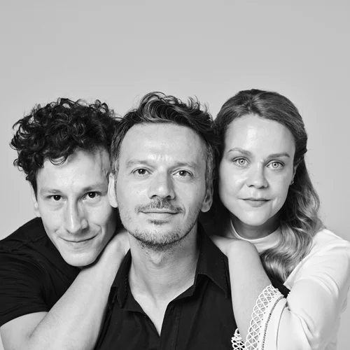 Γιώργος Νανούρης, Μιχάλης Σαράντης και Λένα Παπαληγούρα συναντιούνται στον "Συρανό"