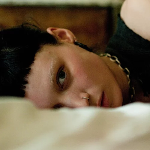 Το "Κορίτσι με το Τατουάζ" γίνεται σειρά