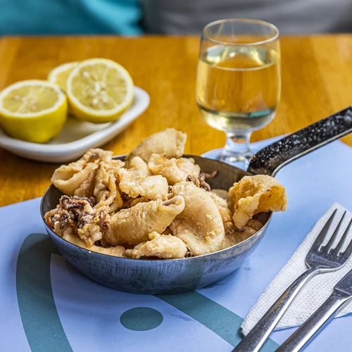 Γευστική βόλτα στην Καλλιθέα: Από fine dining μέχρι θαλασσινά μεζεδάκια