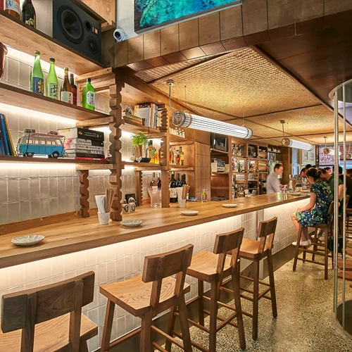 Η Japanese pub του Άρη Βεζενέ είναι free as a "Birdman"