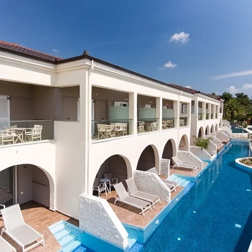 Όμιλος Xenios Gate, Θάσος: βρες το ξενοδοχείο που σου ταιριάζει για αξέχαστο Πάσχα με φόντο πράσινο και γαλάζιο