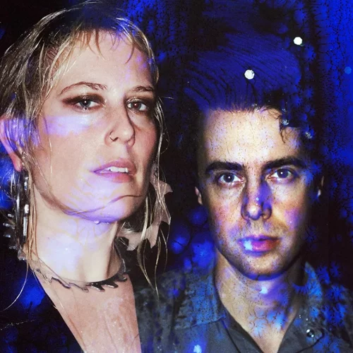 Πώς ξεκίνησε η φήμη ότι οι Boy Harsher ήταν κάποιο νέο, "ρωσικό ή γερμανικό σχήμα"