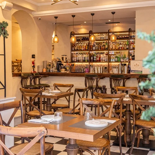 "Lyra": Γιορτές με ελληνική αυθεντική κουζίνα