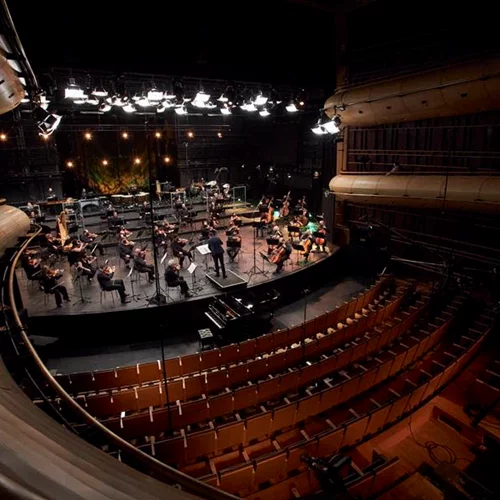 3 Πρωτομαγιάτικες συναυλίες στο Onassis Channel