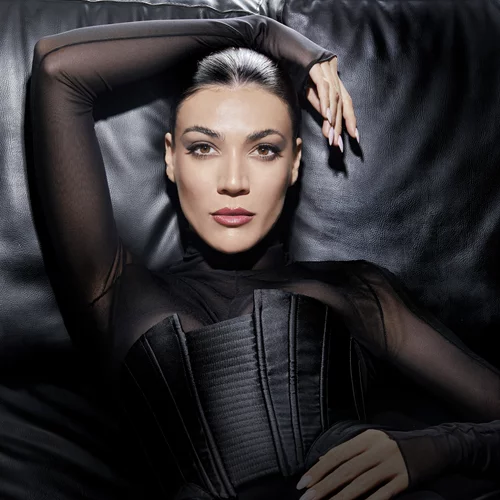 Πέτρος Ιακωβίδης και Ήβη Αδάμου συναντιούνται στο "VogClub Athens"