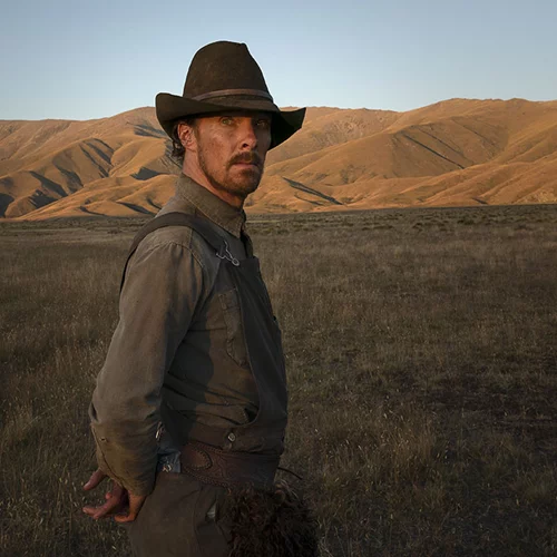 "Εξουσία του Σκύλου" & "West Side Story" κυριαρχούν στις 79ες Χρυσές Σφαίρες