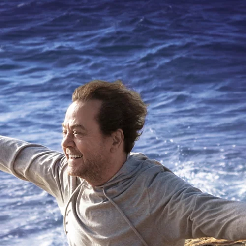 Ο ερωτικός Γιάννης Πάριος έρχεται στο Θέατρο Άλσος