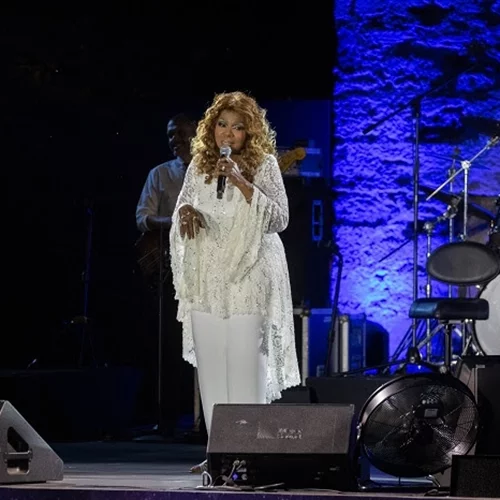 Η Gloria Gaynor κατέκτησε τη σκηνή του Sani Festival