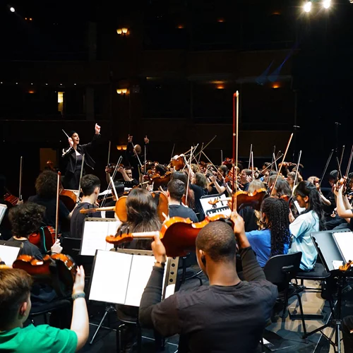 Η νεανική ορχήστρα El Sistema Greece φέρνει το πνεύμα των γιορτών στο Μουσείο Ακρόπολης