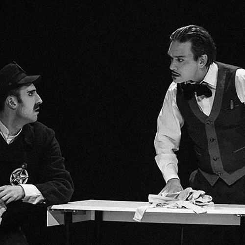 H σατιρική παντομιμική παράσταση "Scarmface" επιστρέφει