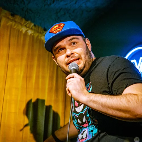 Το Athens English Comedy Club παρουσιάζει την πρώτη ισπανόφωνη stand up comedy παράσταση στην Ελλάδα