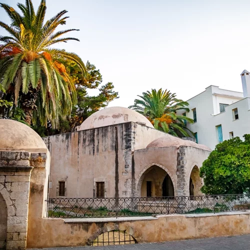 Summer Polarities Rethymno: 8 καλλιτέχνες εμπνέονται από την καλοκαιρινή ατμόσφαιρα του Ρεθύμνου και την αρχιτεκτονική του Καρά Μουσά Πασά Τζαμί