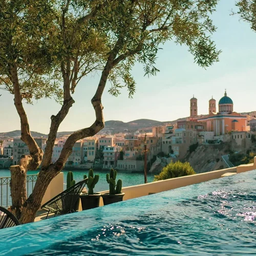 "Pafsilipon Luxury Suites": Το "τέλος της θλίψης" με διακοπές τον Σεπτέμβριο στη Σύρο