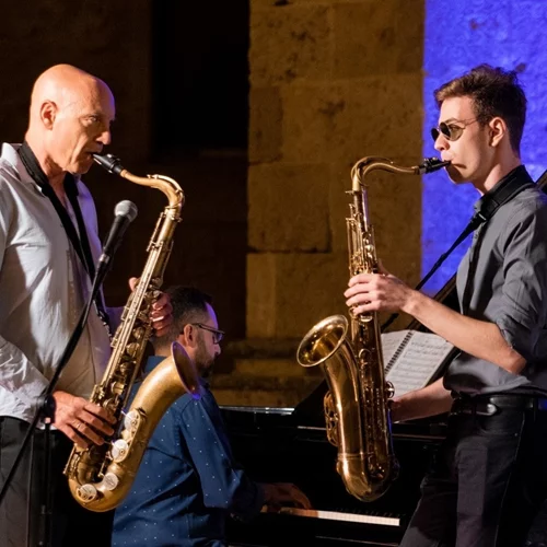 "Πατέρας & Γιος": Jazz στους Δελφούς με τους Δημήτρη και Νέστορα Βασιλάκη