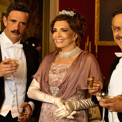 Η Μιμή Ντενίση μας ξεναγεί στον κόσμο του "Σμύρνη μου Αγαπημένη"