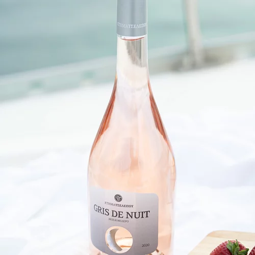 Είναι το Gris de Nuit στο ποτήρι σου και φέρνει την πιο καλοκαιρινή διάσταση του Μοσχοφίλερου