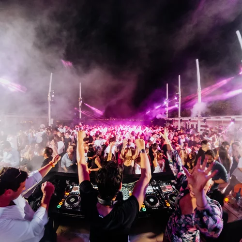 O Αλέξανδρος Χριστόπουλος επιστρέφει στο Island για το esthete concept event του