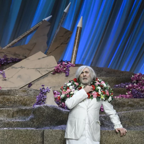 "Όταν πέθανα": Δείτε φωτογραφίες από τη νέα παράσταση του Λάκη Λαζόπουλου