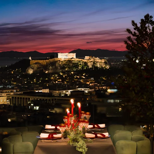 St. George Lycabbetus:  Χριστούγεννα με την ομορφότερη θέα
