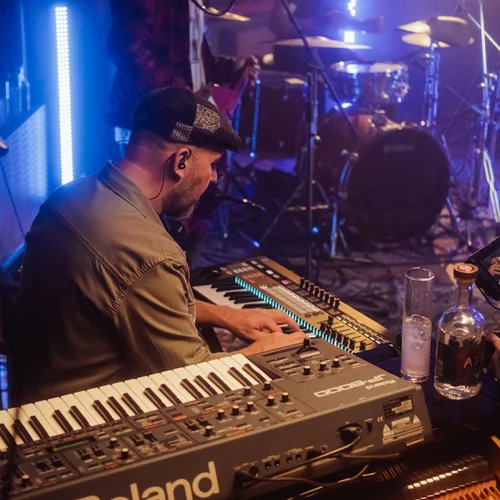 Ο Cayetano είναι κατά βάθος "κλασικό παιδί"