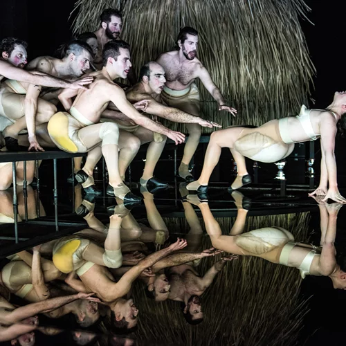 Πρώτες φωτογραφίες από το "Τρωίλος και Χρυσηίδα" του Σαίξπηρ στο Εθνικό Θέατρο