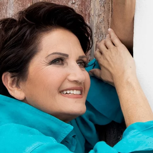 Η Άλκηστις Πρωτοψάλτη σε μια ξεχωριστή βραδιά στον Κήπο του Μεγάρου