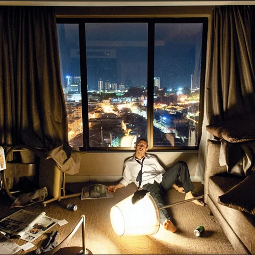 Η φωτογραφική έκθεση "Absorbed, Damn I miss snowboarding" είναι εμπνευσμένη από την εποχή των social media