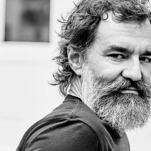 Greg Yaitanes, o Γητευτής των Δράκων