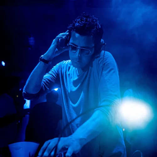 Το esthete concept του Αλέξανδρου Χριστόπουλου  για πρώτη φορά στο "FLOOR Athens"