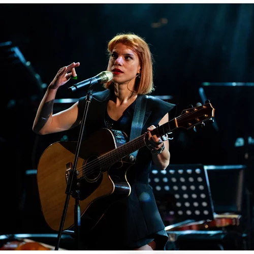 Η Μonika στο "Vox": Ξαναβρίσκοντας το χαμένο μονοπάτι