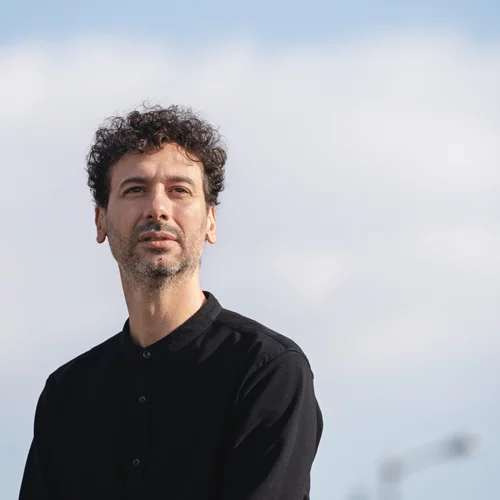 H playlist του Στάθη Άννινου είναι μια "διαδρομή" από τη Μεσόγειο ως τη Βραζιλία