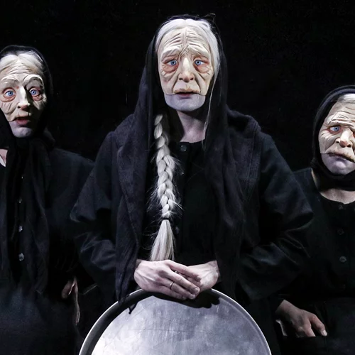 "Οι γριές που μαζεύουν την τσουκνίδα" επιστρέφουν στο θέατρο Σταθμός