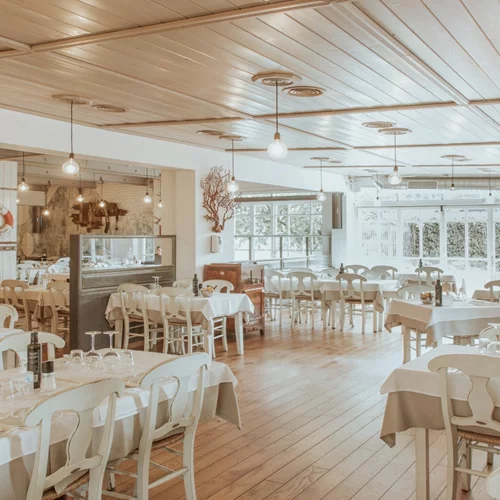 Το "Πλωμάρι" συναντά Καθαρο - Δευτεριάτικα τον "Τραβόλτα"