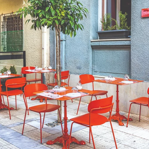 "Dear Manouka": Νόστιμο και funky θέρος στην Ηρώνδα