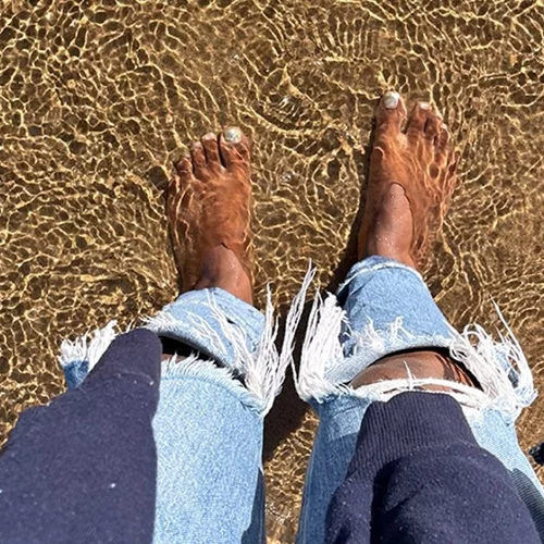 "Me, Myself & I": Η μοναξιά της πανδημίας και οι ανησυχίες της Stephanie Chianda