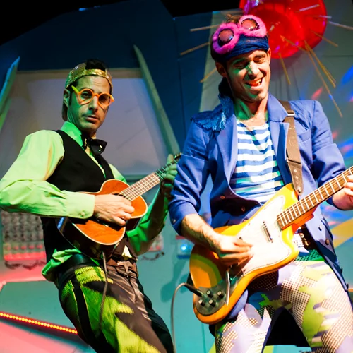 Οι Burger Project ενθουσιάζουν μικρούς και μεγάλους στο six d.o.g.s