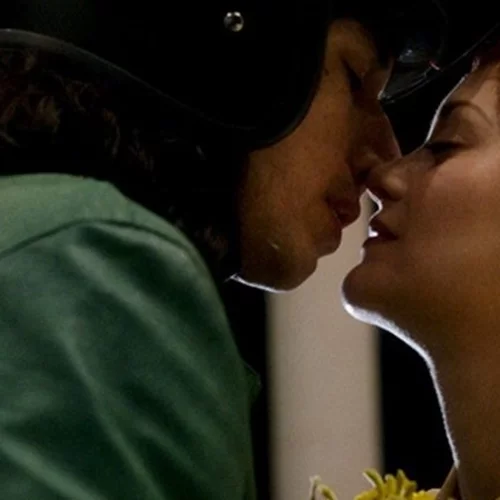 Απόψε (9/10) βλέπουμε το καταιγιστικό μιούζικαλ του Λεός Καράξ στην ΕΡΤ3