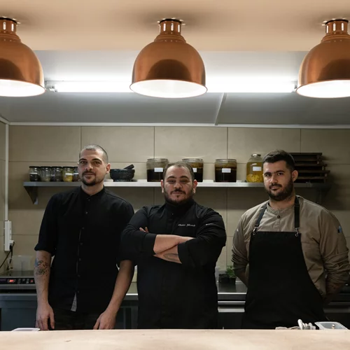 Video walkthrough: Η Ναταλία Δραγούμη συστήνεται στην ελληνο-ασιατική γευστική συμμαχία του "Garum"