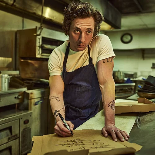 Το αγαπημένο "The Bear" επιστρέφει τον Ιούλιο στο Disney+