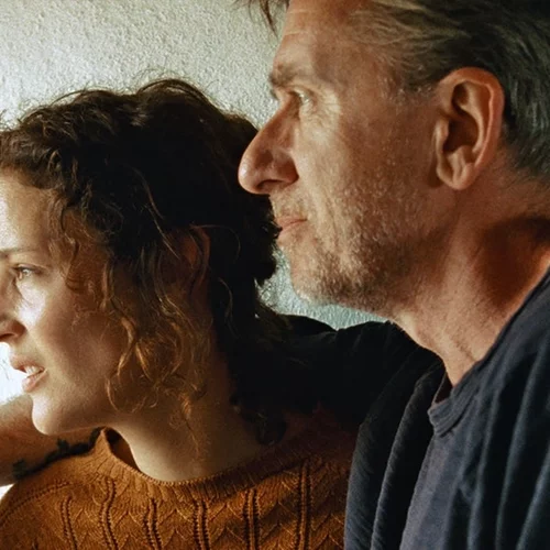 Οι Τιμ Ροθ και Βίκι Κριπς μας ξεναγούν στο "Νησί του Μπέργκμαν"