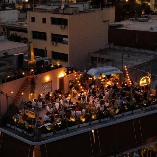 Στο Περιστέρι υπάρχει μια από τις πιο cool ταράτσες της Αθήνας