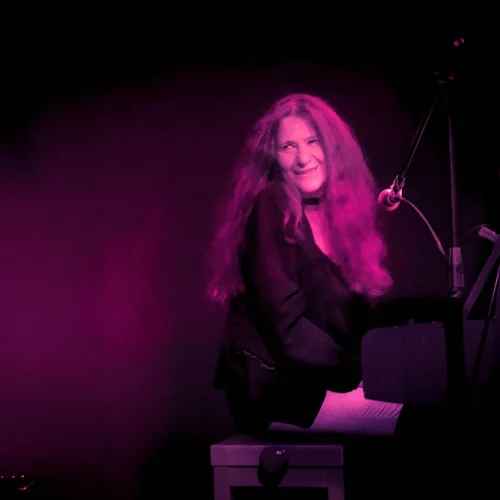 Ο "EROS" μέσα από τα λόγια της Μαρίκας Κλαμπατσέα