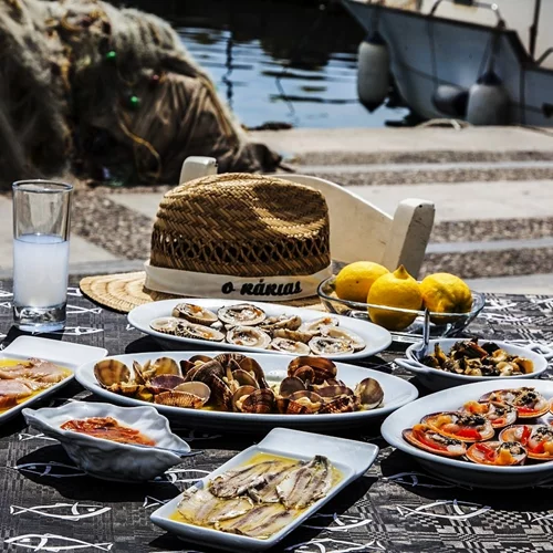 Στη Σαλαμίνα υπάρχει ένα ουζερί που αξίζει την προσοχή σου