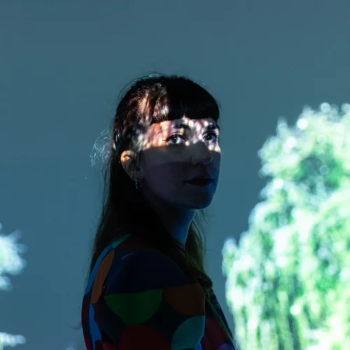 Το "LONE" είναι μία πολυμεσική performance live ηλεκτρονικής μουσικής, visuals και κίνησης που δεν πρέπει να χάσεις