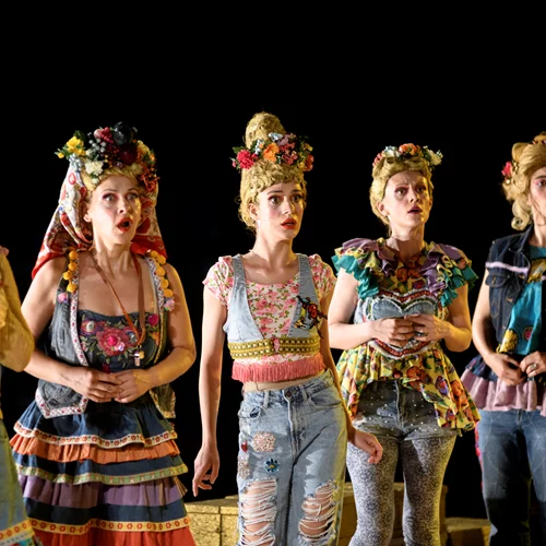 Οι δυο παραστάσεις του Γιάννη Καλαβριανού που περιμένουμε