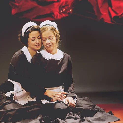 Οι "Δούλες" του Ζενέ στο θέατρο Αποθήκη