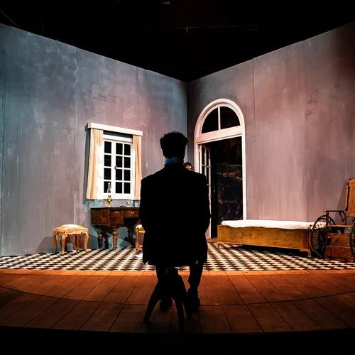 Μέσα στην πρόβα του "Γλάρου" του Δημήτρη Καραντζά